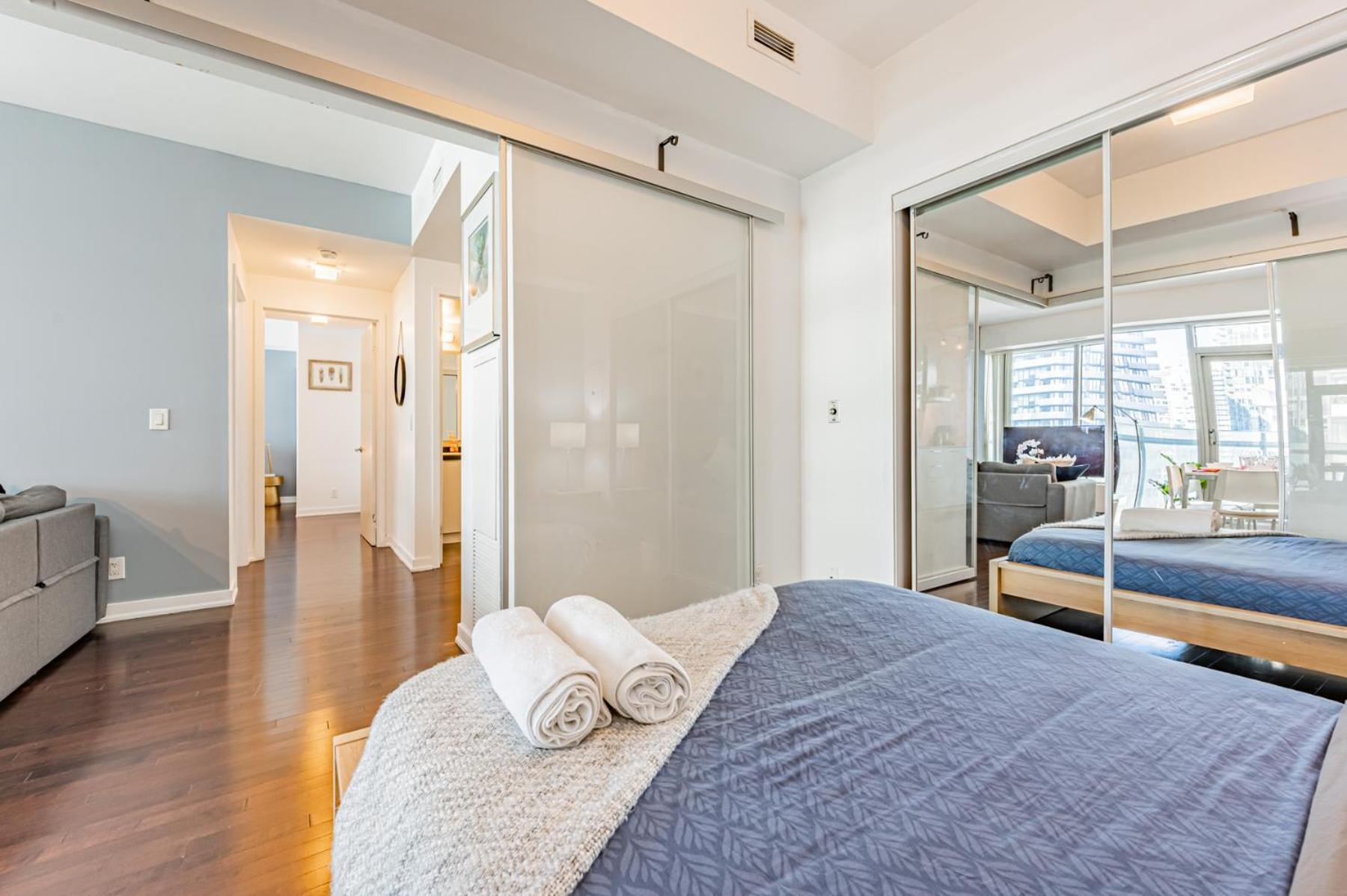 York Suites 5 トロント エクステリア 写真